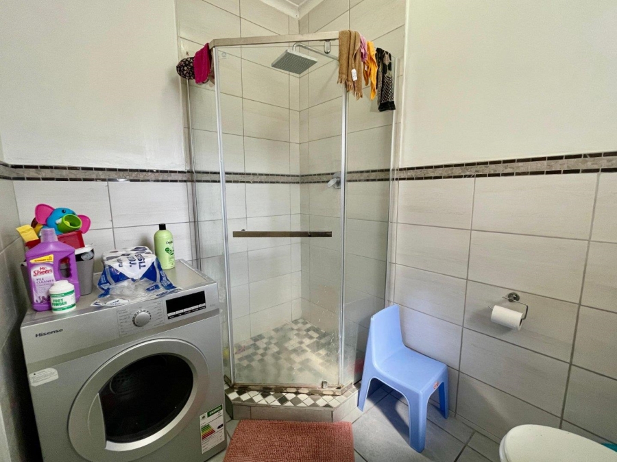2 Bedroom Property for Sale in Pelican Park Western Cape